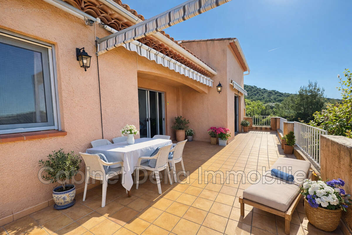 Maison à CARQUEIRANNE