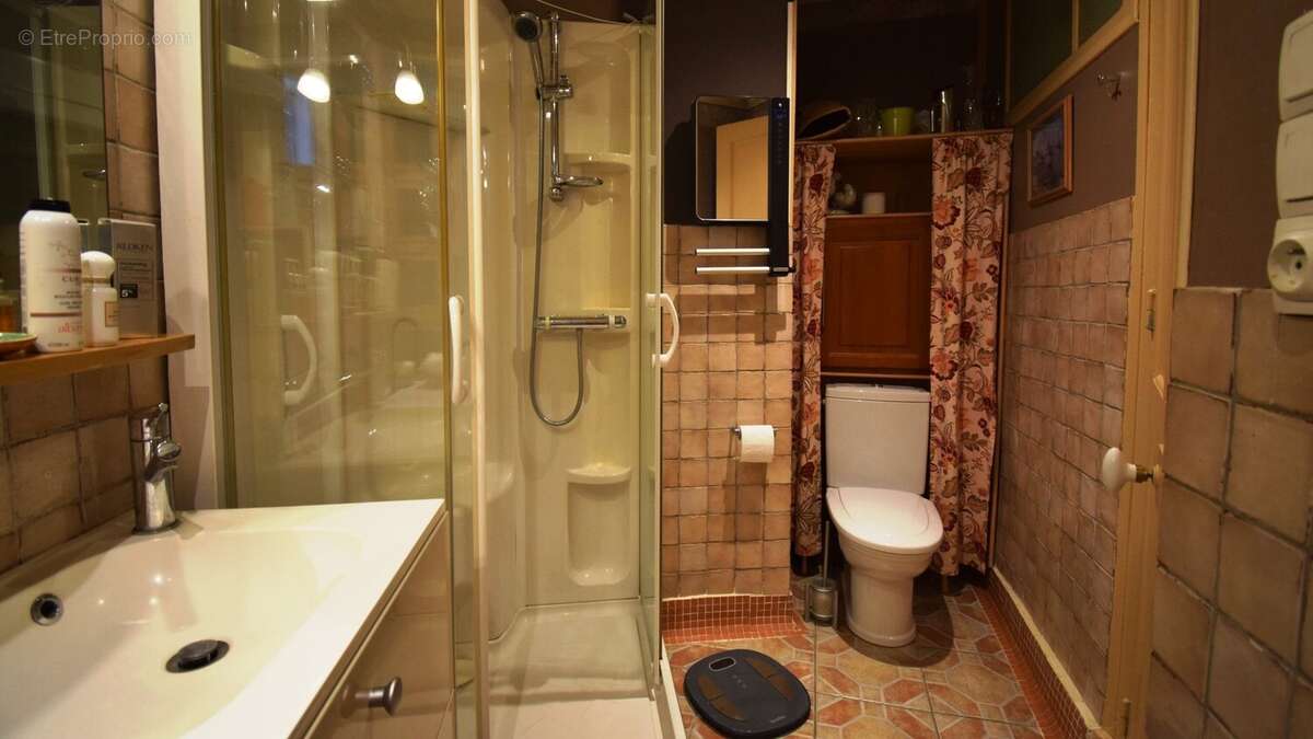 À VENDRE - PROCHE PARC DES SOURCES - Appartement T2 bis centre-ville de VICHY avec vue dégagée - photo 12