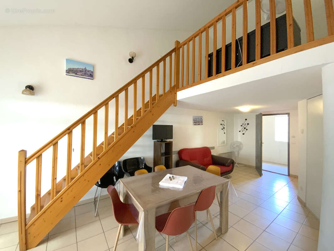 Appartement à SIGNES