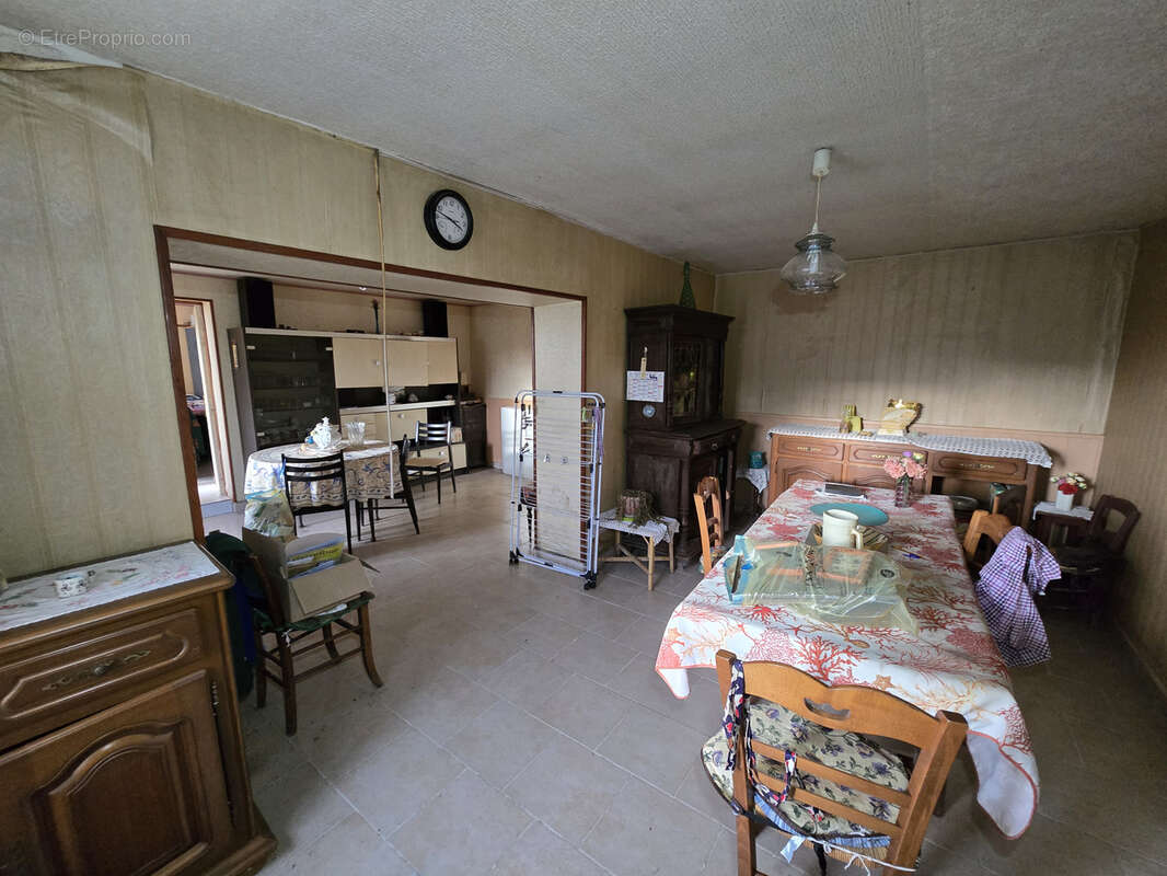 Maison à LA CHAPELLE-SAINT-LAURIAN