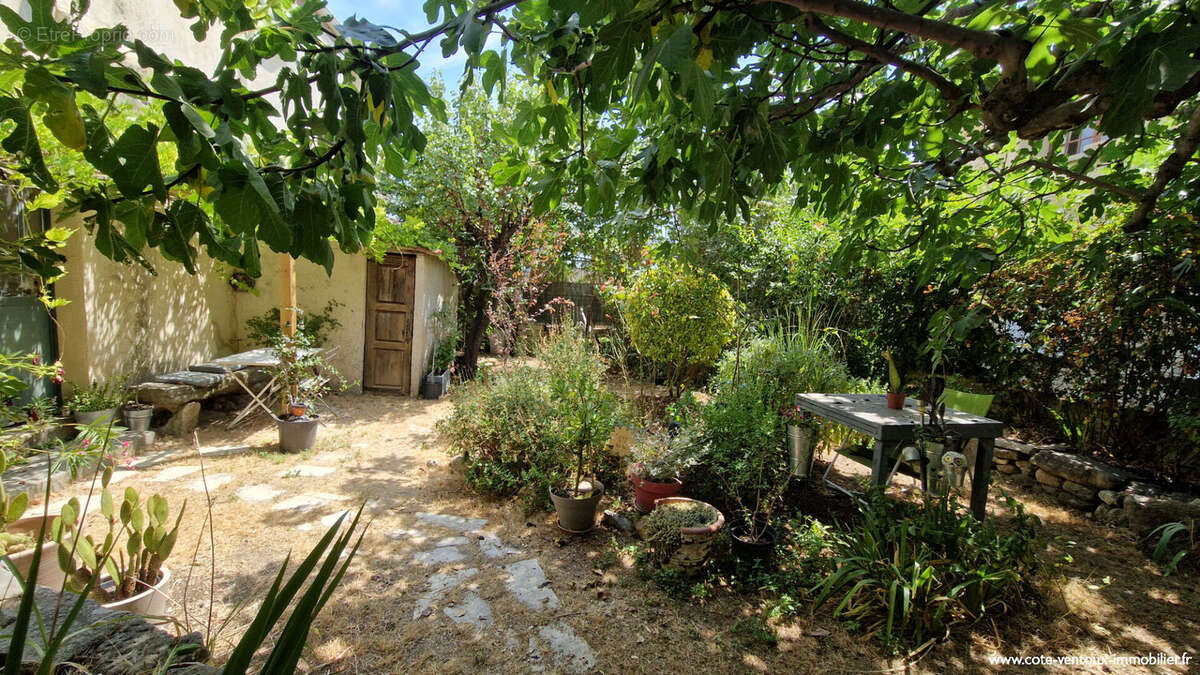 Maison à MAZAN
