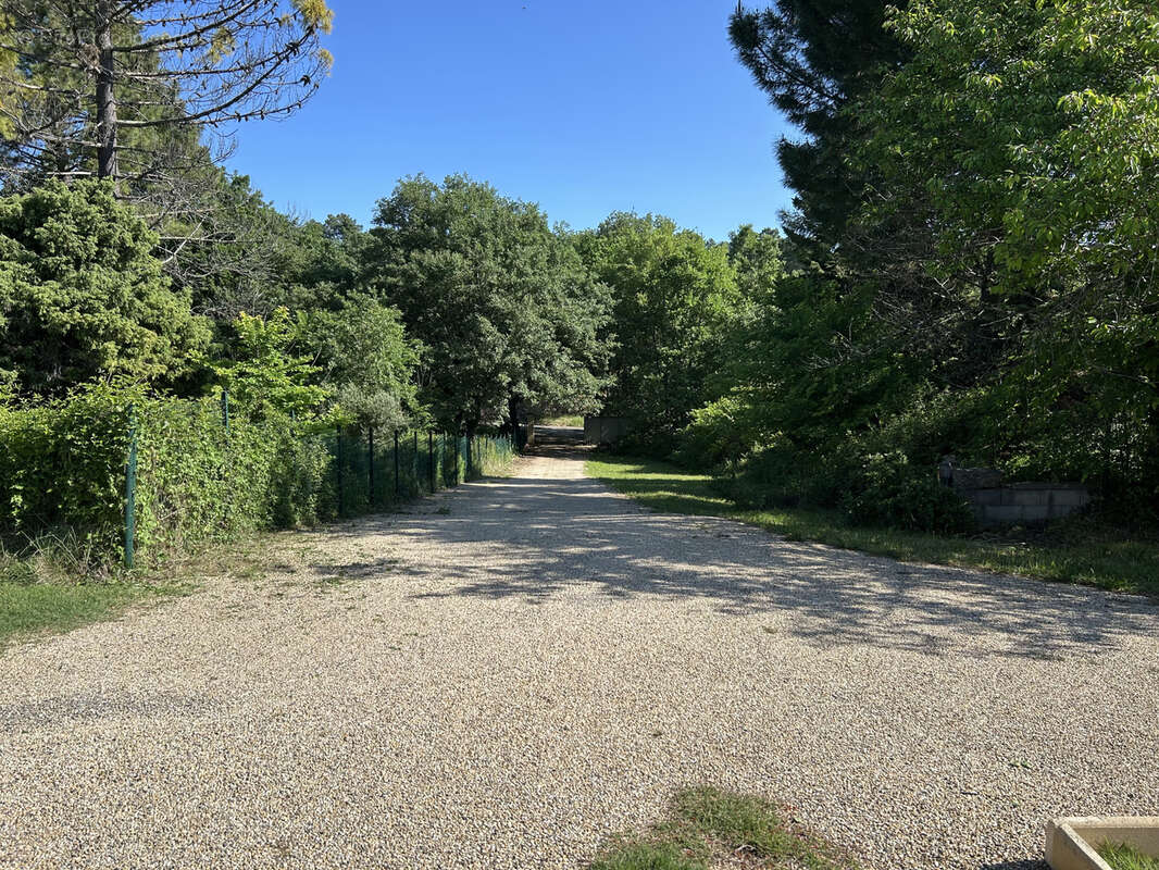 Maison à SAINT-QUENTIN-LA-POTERIE