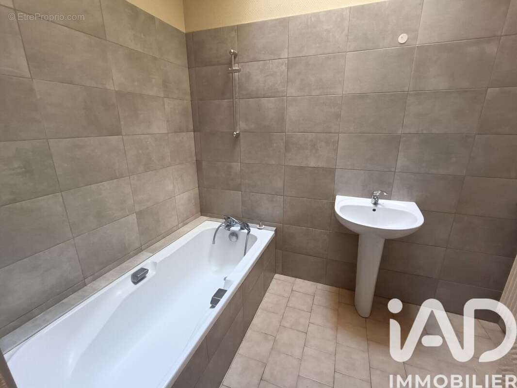 Maison 103 m² à Selommes  - photo 6