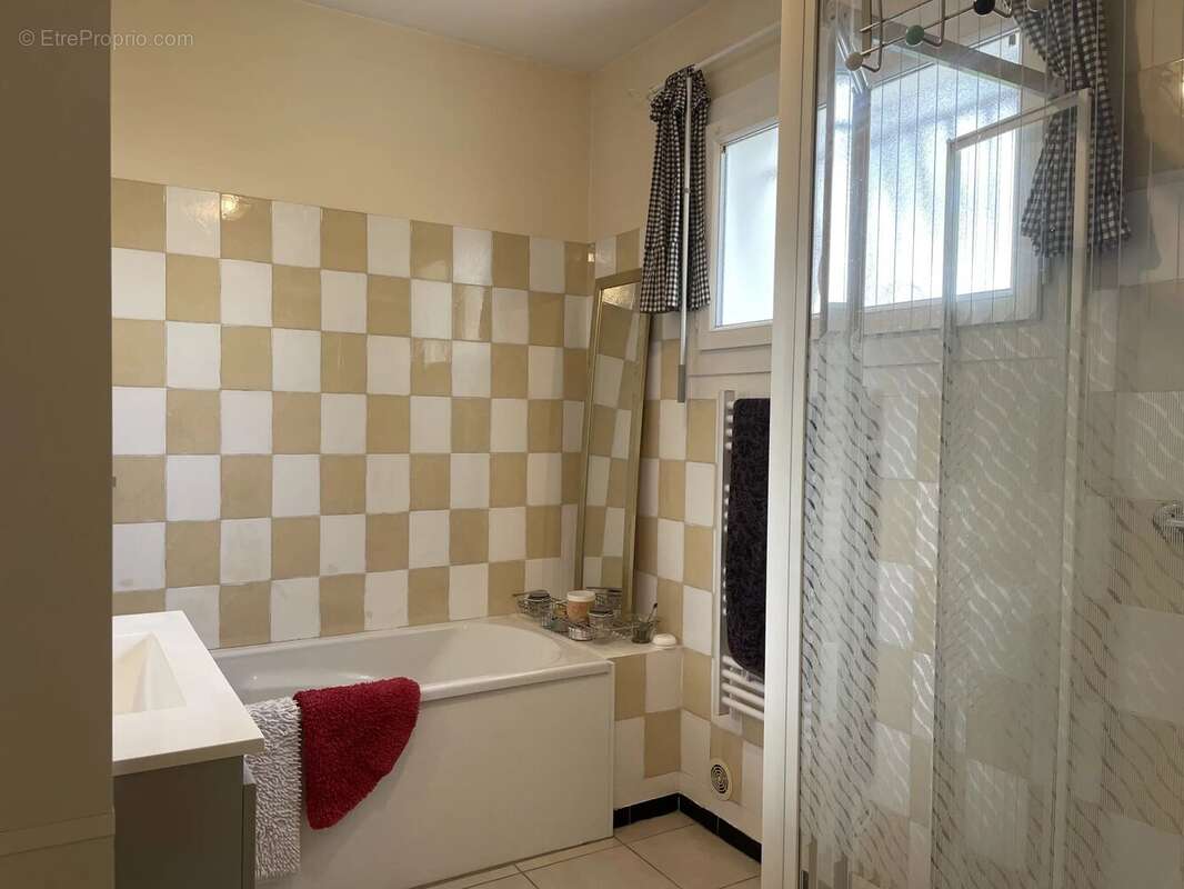 Maison familiale avec potentiel locatif à proximité de Saintes - photo 11