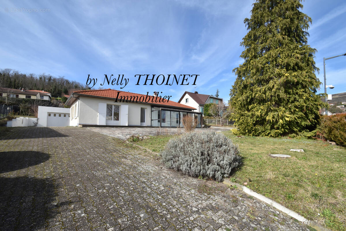 Maison à LA ROCHE-BLANCHE