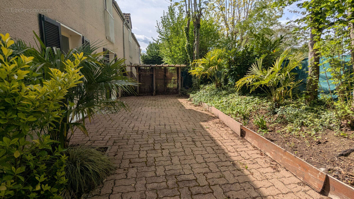 Maison à VAL-DE-REUIL