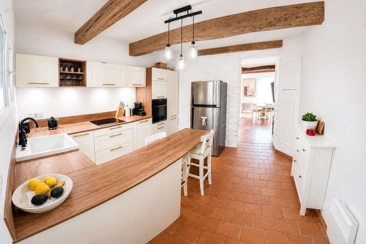 Charmant T5 rénové de 106 m² au cœur de Rousset - photo 3