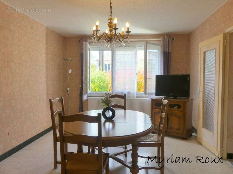 Maison à LA CHAPELLE-SAINT-MESMIN