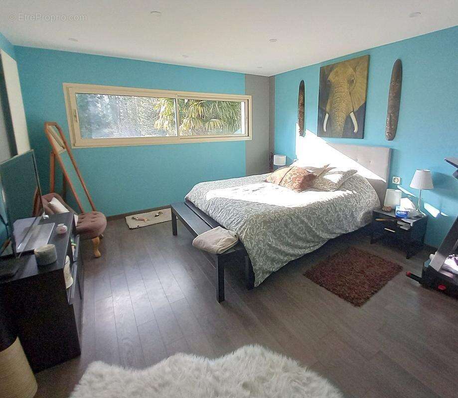 Maison familiale de 250 m² – 5 chambres - terrain 1569m² - au calme - photo 9