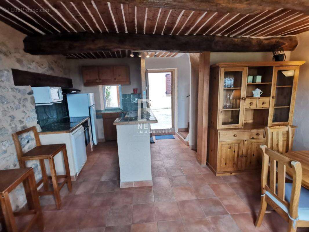 Maison à MONTAUROUX