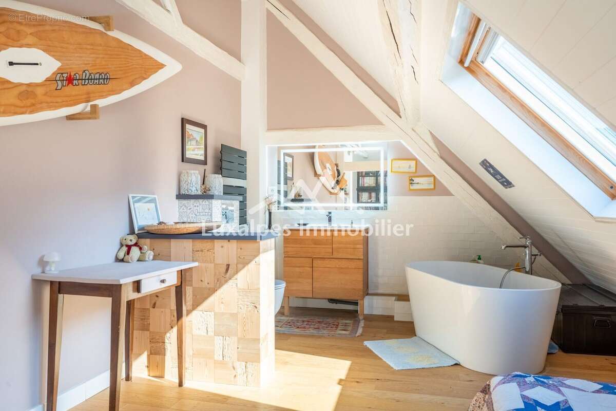 Maison 143 m² à Talloires  - photo 7