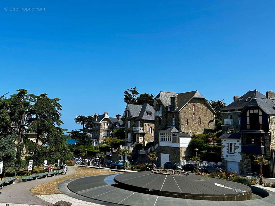 Dinard Saint-Énogat  Maison en pierre de caractère avec dépendance, à deux pas de la plage - photo 7