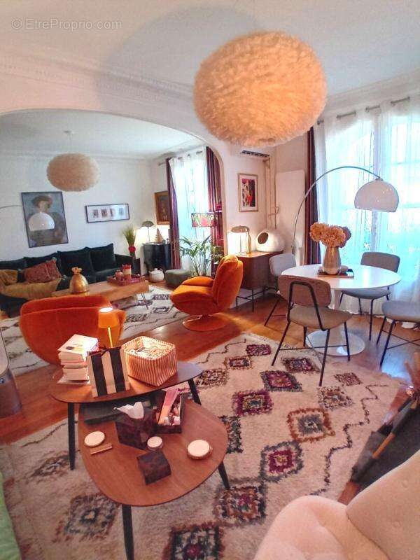 Appartement Haussmannien 75 m² traversant,  Balcons, ascenseur, chambre de service au 8 étage - photo 4