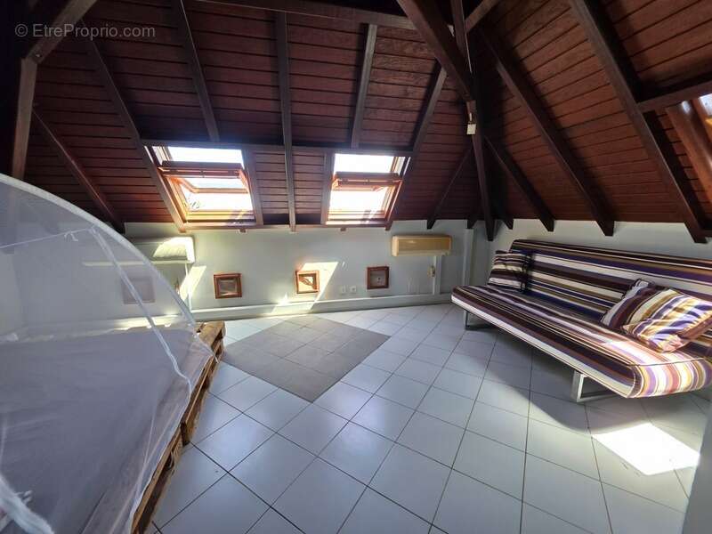 Maison à BAIE-MAHAULT