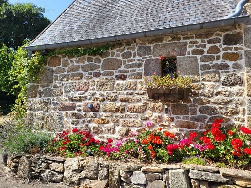 Maison à PLOUBEZRE