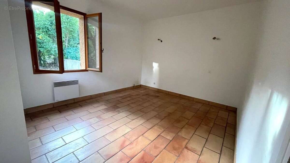 Maison à TOURRETTES