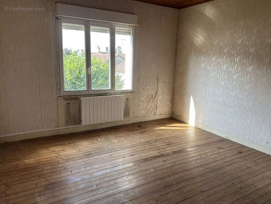 Maison à SAINT-SECONDIN