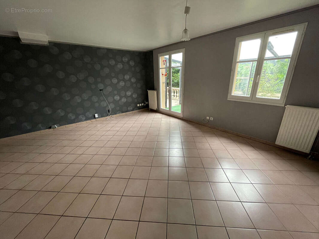 Maison 5 pièces à vendre à Sainte Geneviève des Bois - Réf 9717 - photo 3