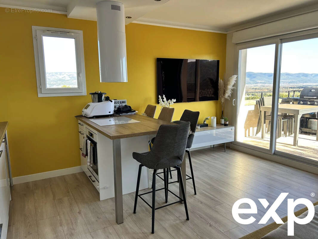 Appartement à MALLEMORT