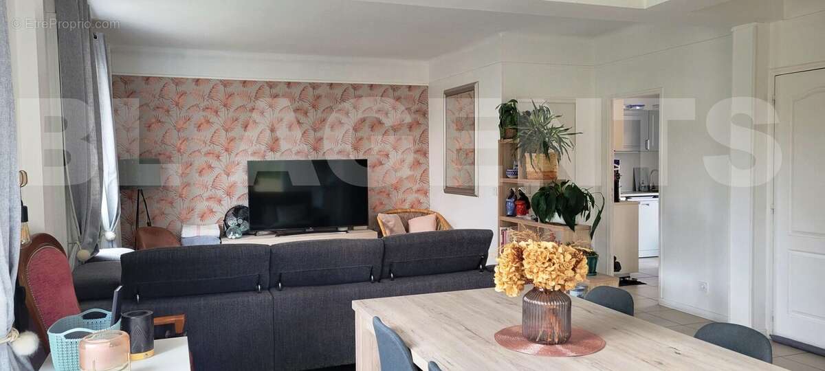 Salon2 - Maison à SAVIGNY-SUR-ORGE