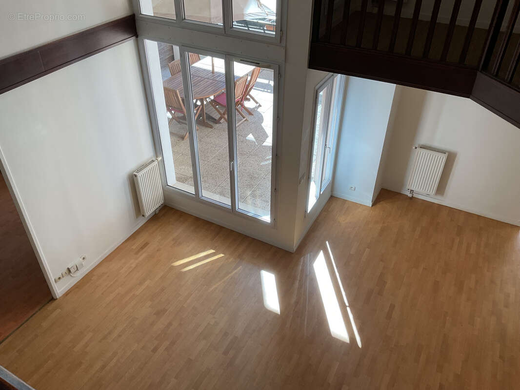 Appartement à COURBEVOIE