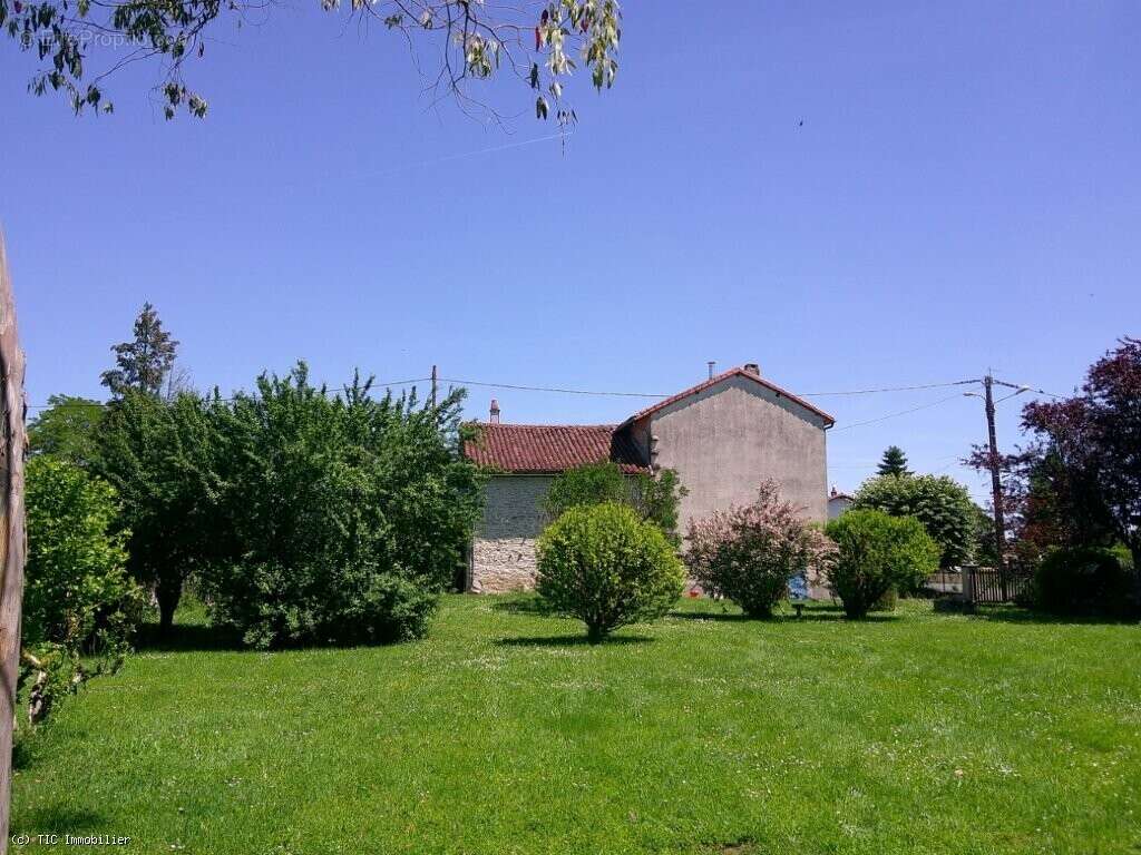 Maison à CHARROUX