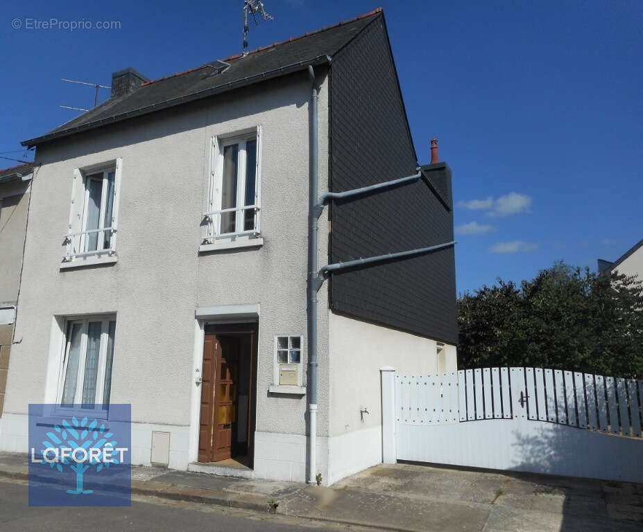 Maison à FOUGERES
