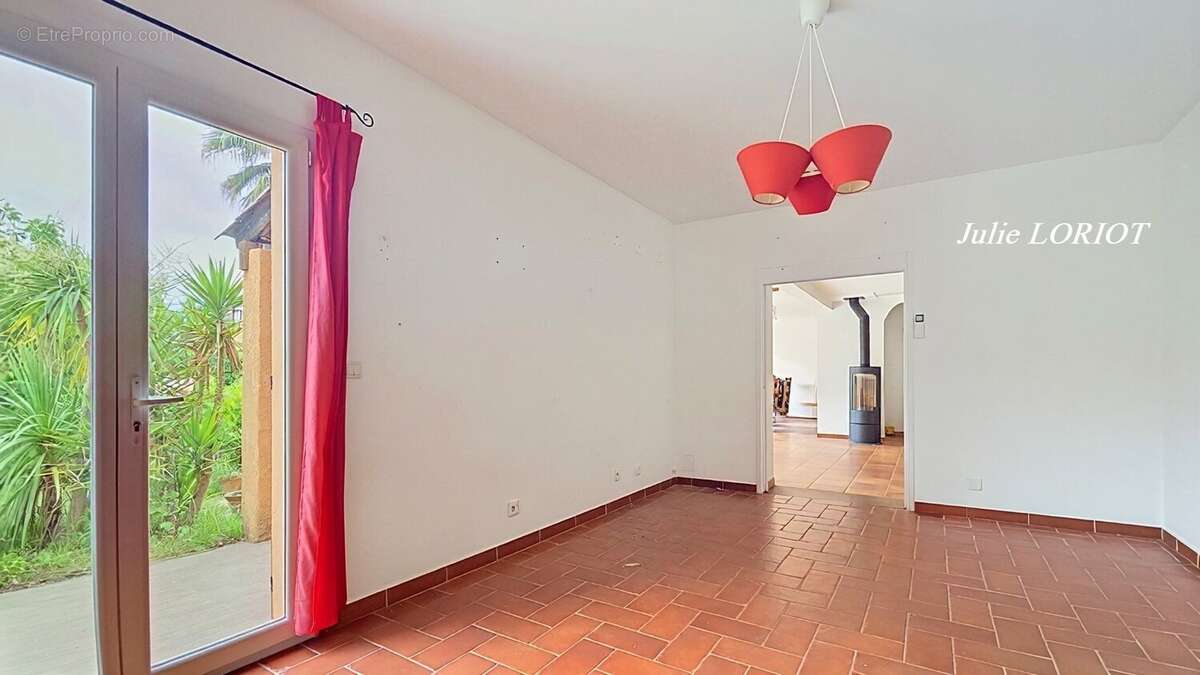 Maison à MONTAGNAC