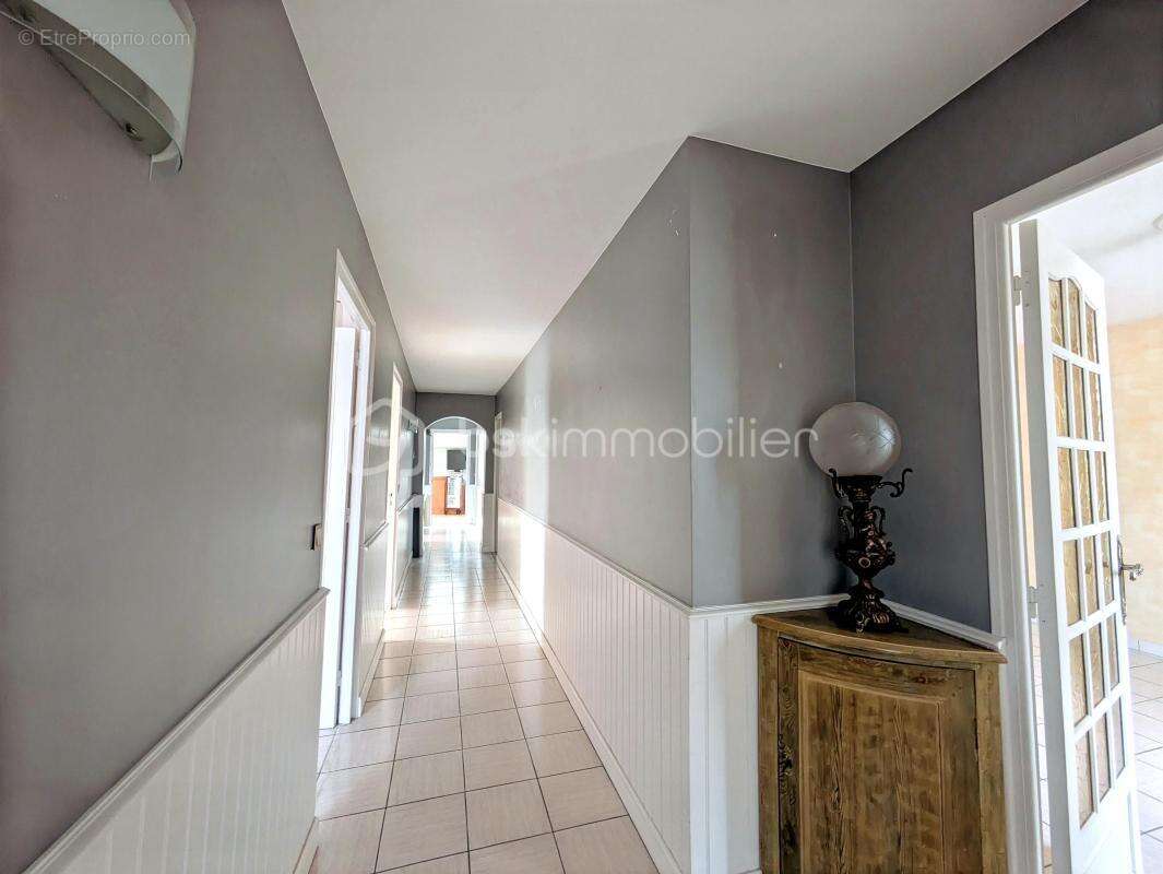 Maison familiale – 124 m² habitables + sous-sol complet aménagé – Basse-Ville d’Auch - photo 6