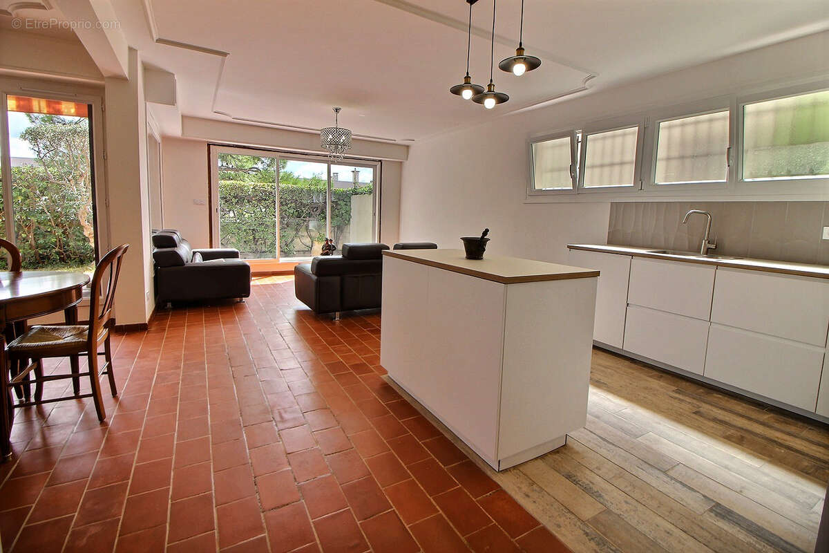 Appartement à MARSEILLE-11E
