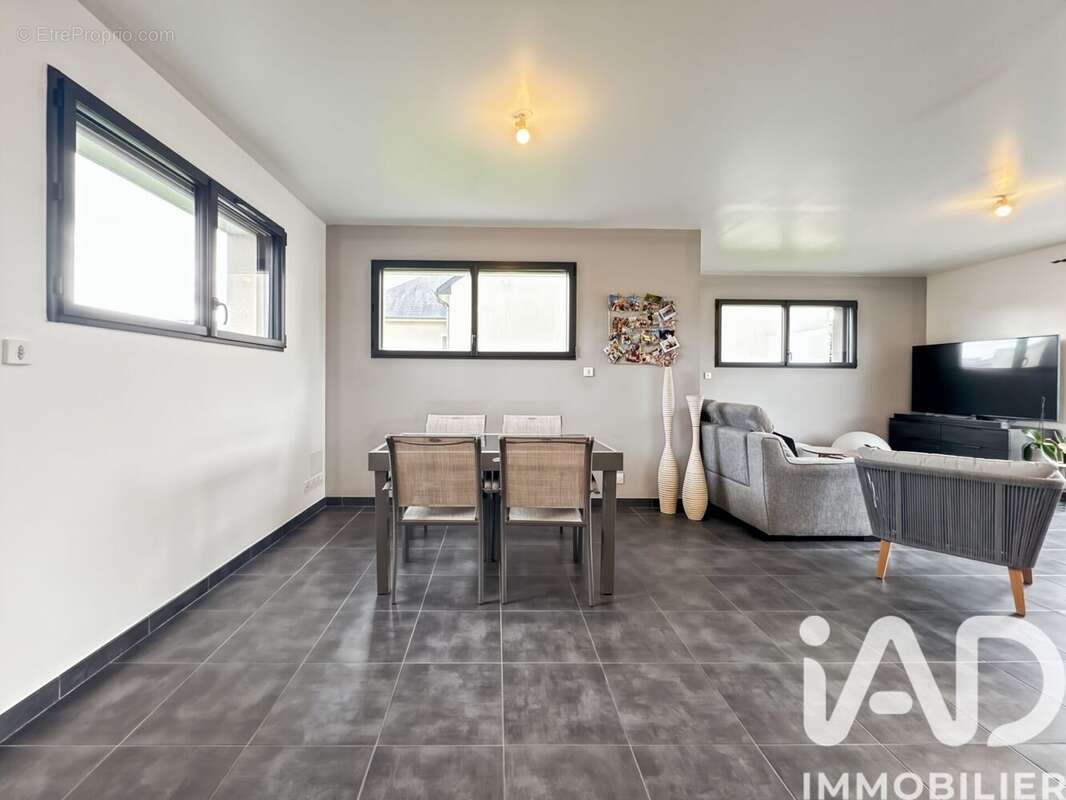 Photo 2 - Maison à BONCHAMP-LES-LAVAL