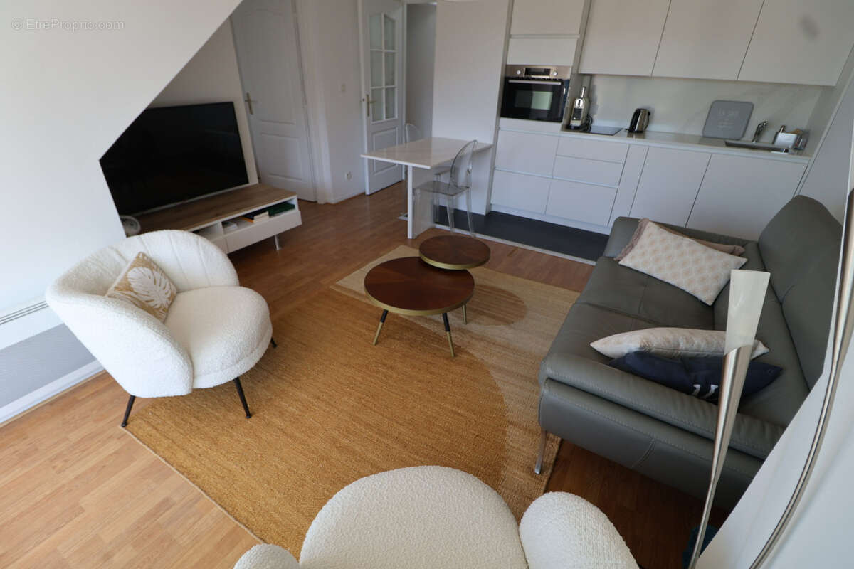 Au coeur de la ville magnifique 2 pièces cabine avec balcon plein sud et cave - photo 6