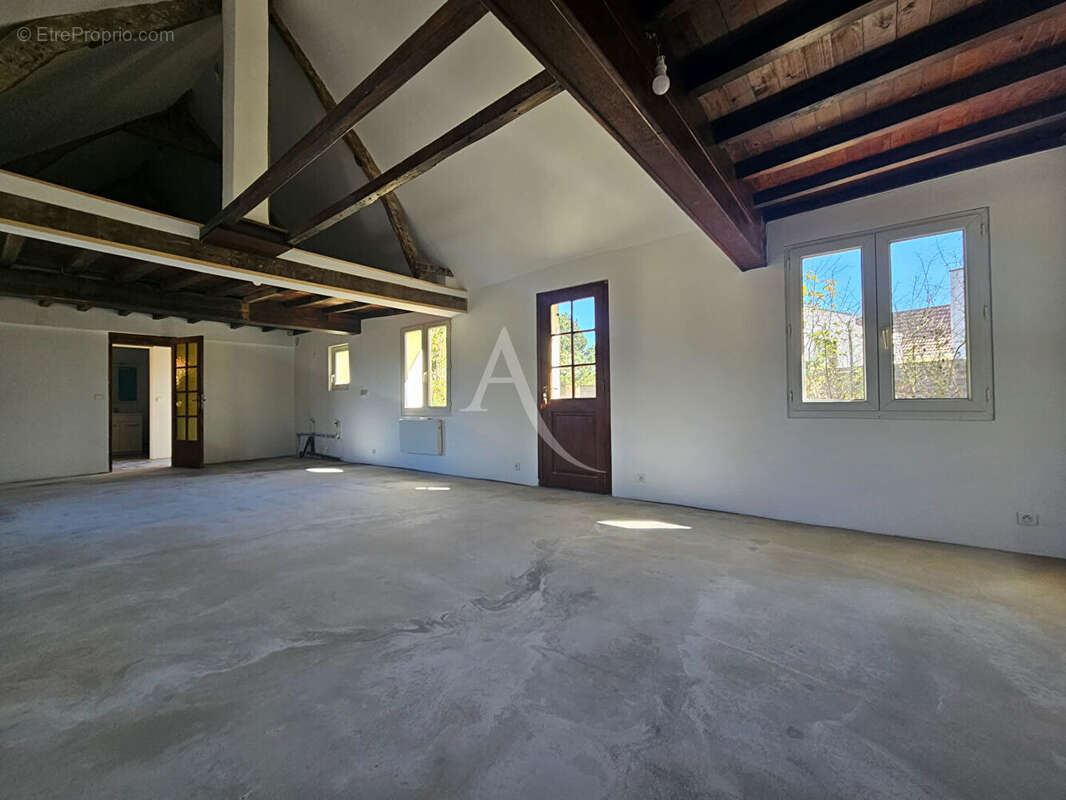 Maison à SAINT-QUENTIN-EN-TOURMONT