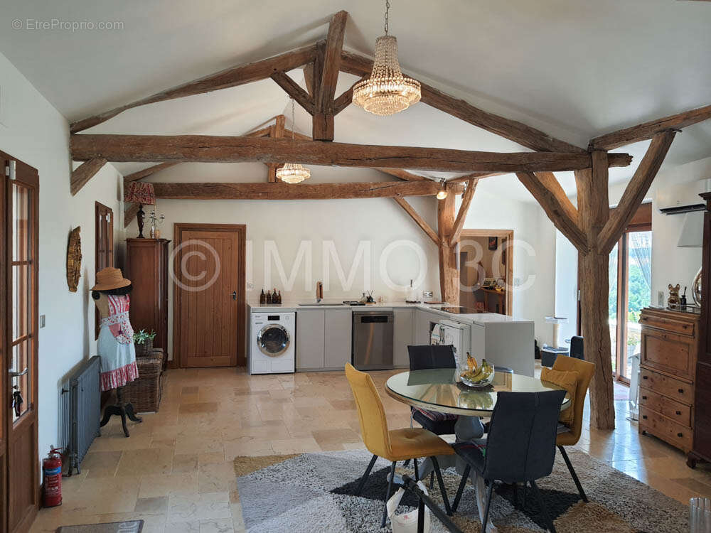 Maison à CHARROUX