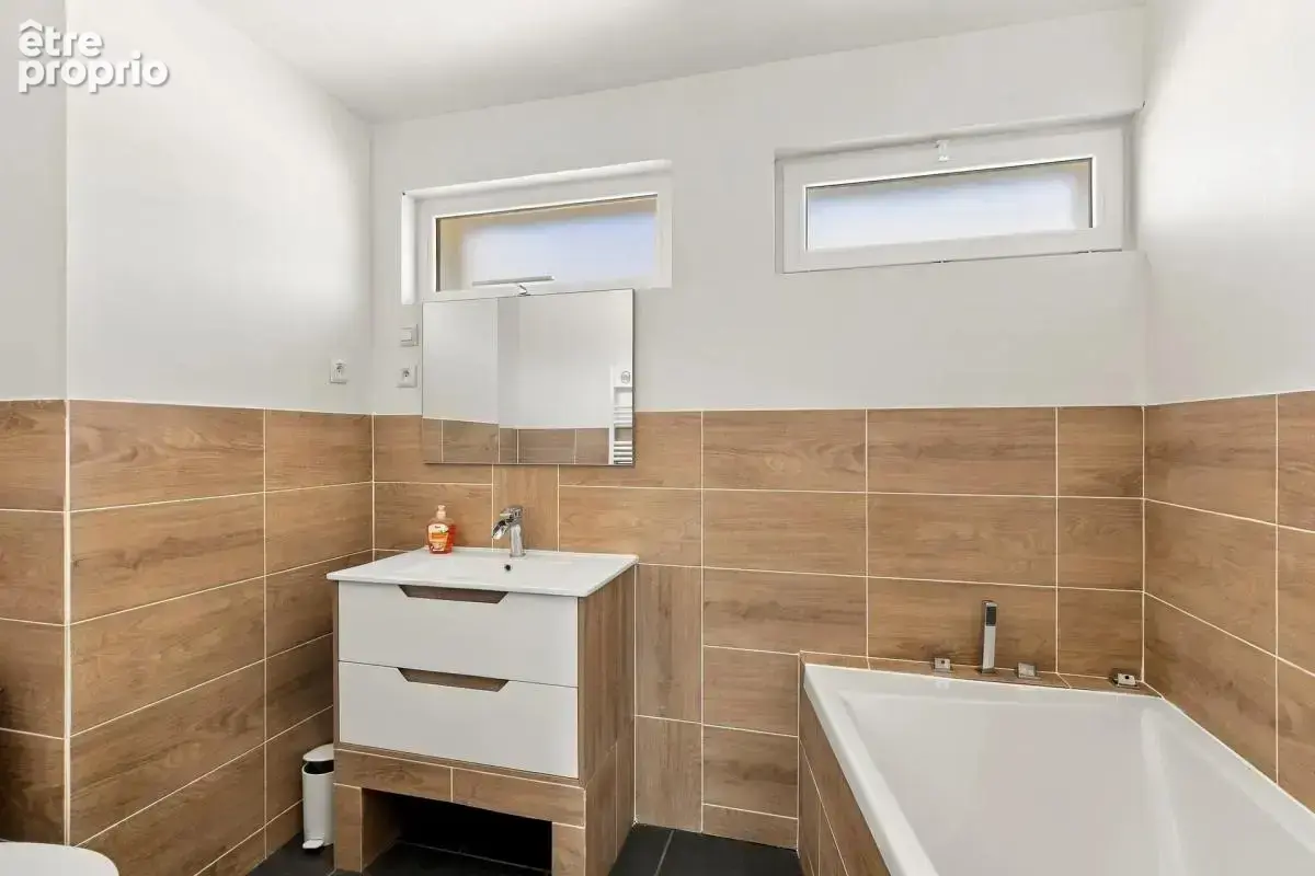 Maison de 8 pièces de 200 m² à Challonges - photo 15
