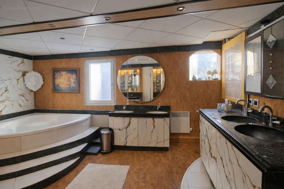 Maison à IVRY-SUR-SEINE