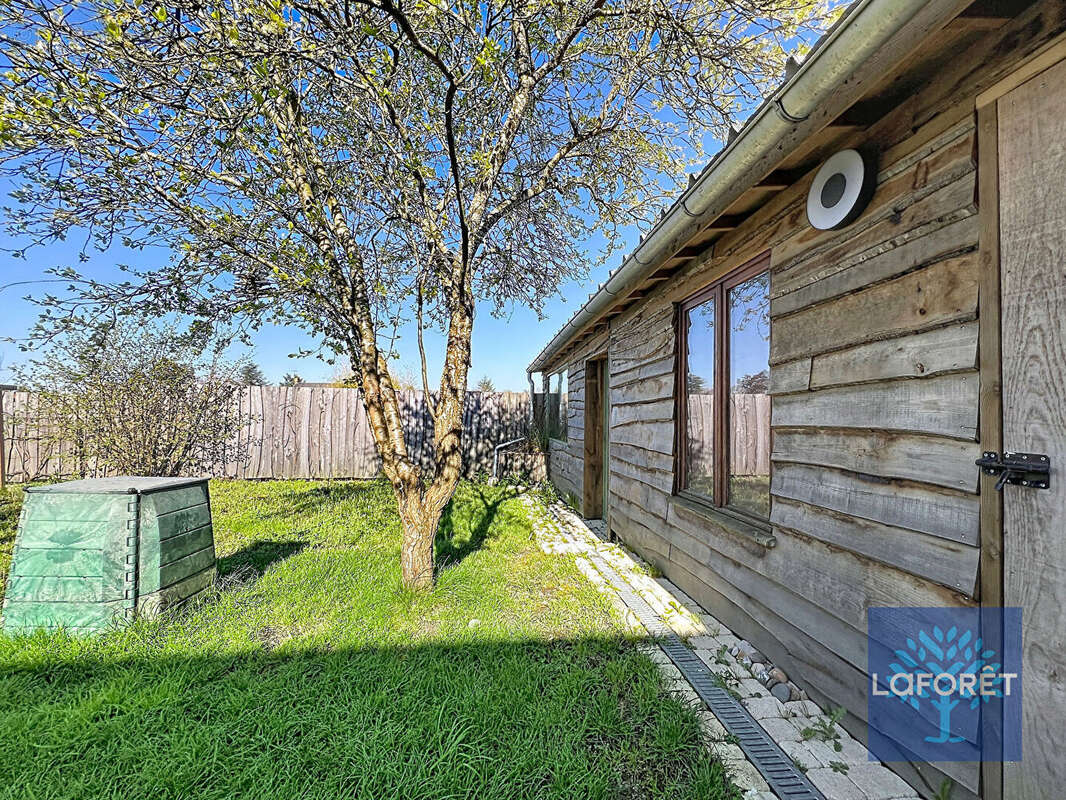 Maison à LA CHAIZE-LE-VICOMTE