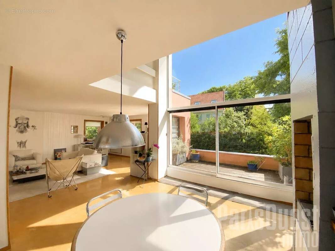 Appartement à VILLE-D'AVRAY
