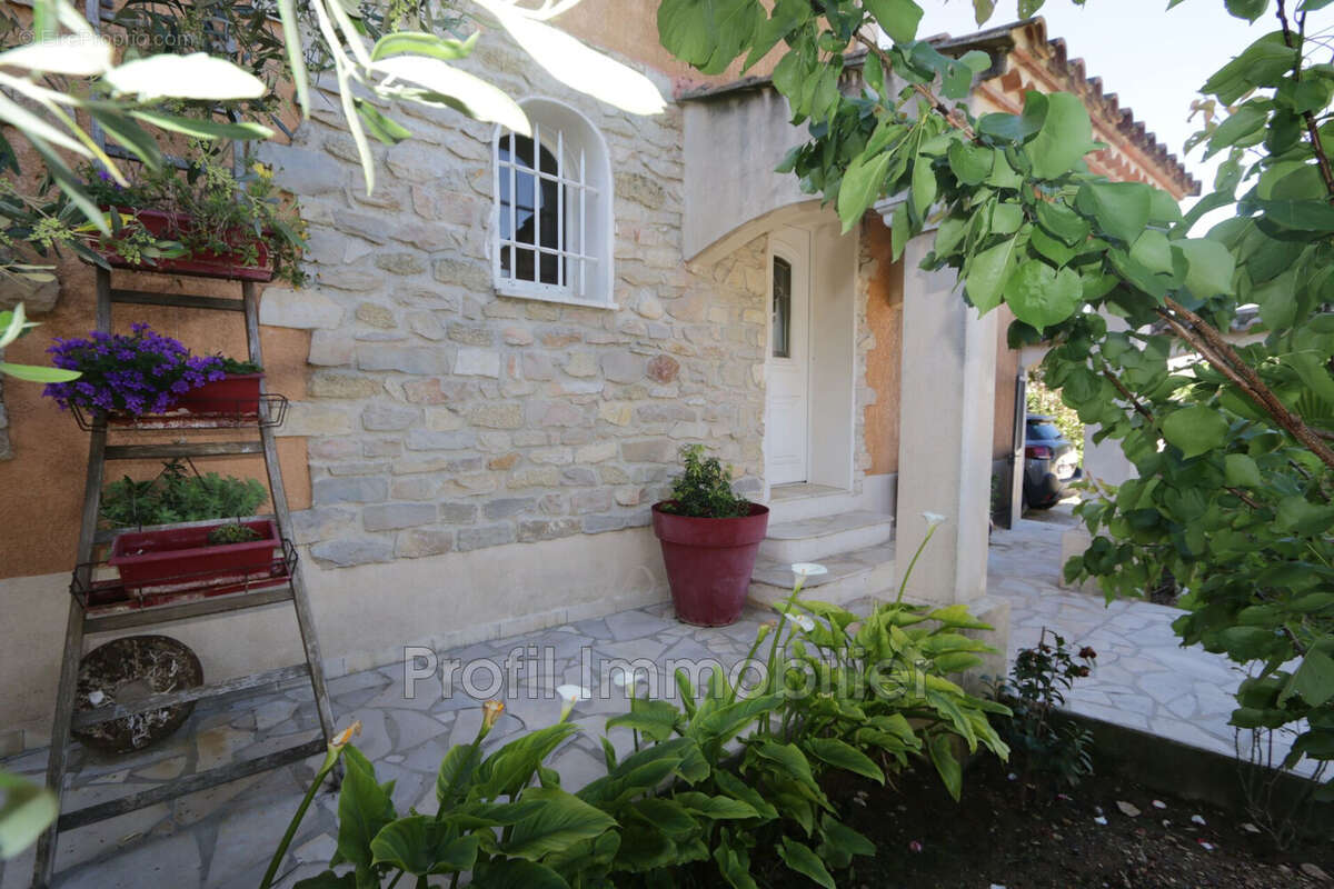 Maison à CODOGNAN