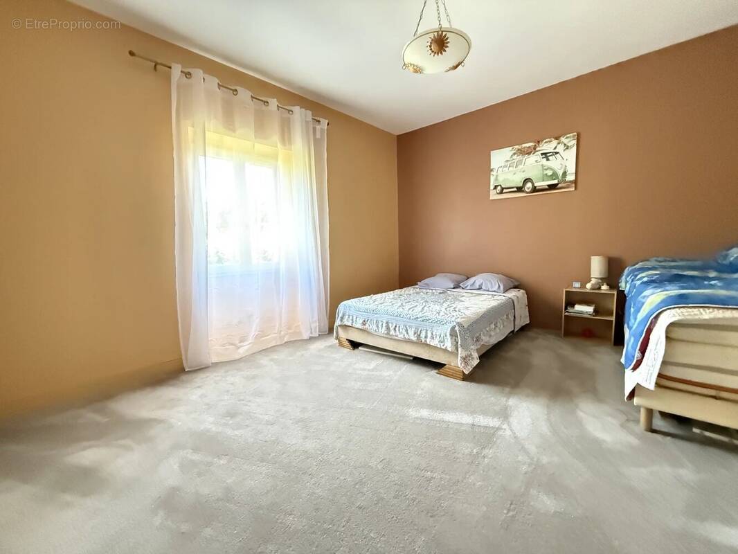 Superbe propriété en pierre proche de toutes commodités - photo 9