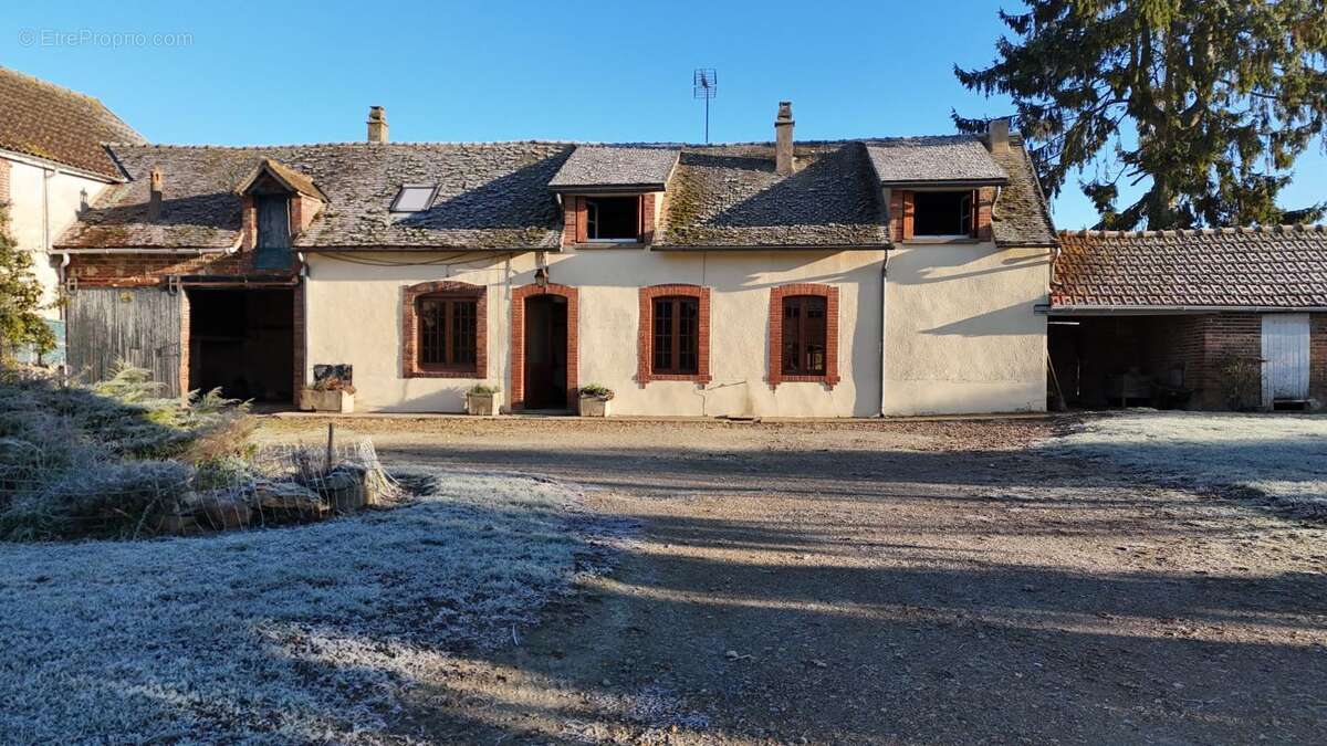 Maison à SAINT-LAURENT-LA-GATINE