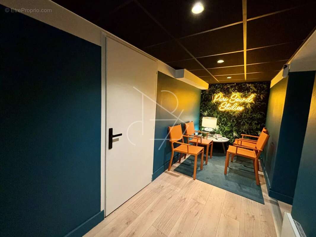 Commerce à PARIS-17E