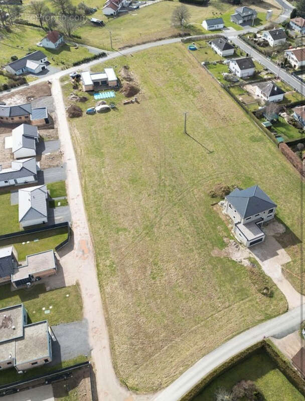 Terrain à LA SALLE