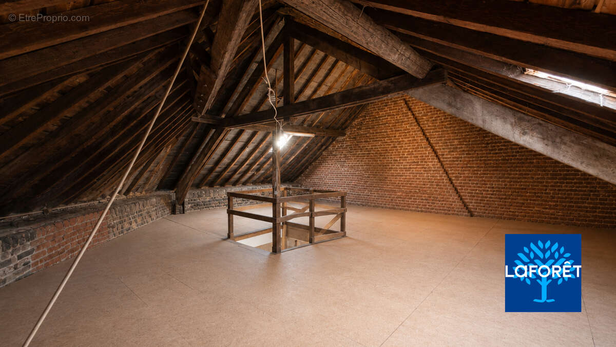 Maison familiale 140 m²   5 chambres  Fort potentiel d'investissement à Anzin - photo 9