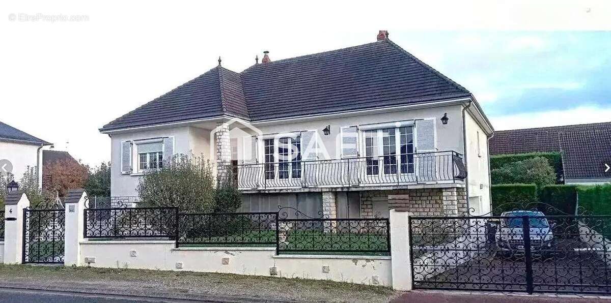 Photo 2 - Maison à SAINT-SULPICE-DE-POMMERAY