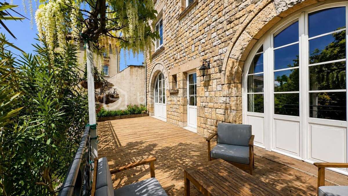 Maison de charme 8 Pièces 230 m² - photo 2
