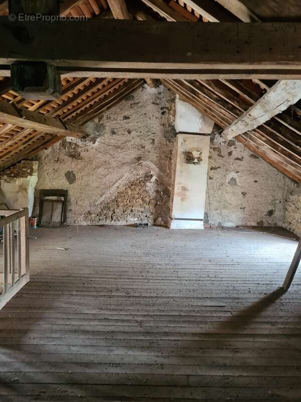Maison à MAGNAC-LAVAL