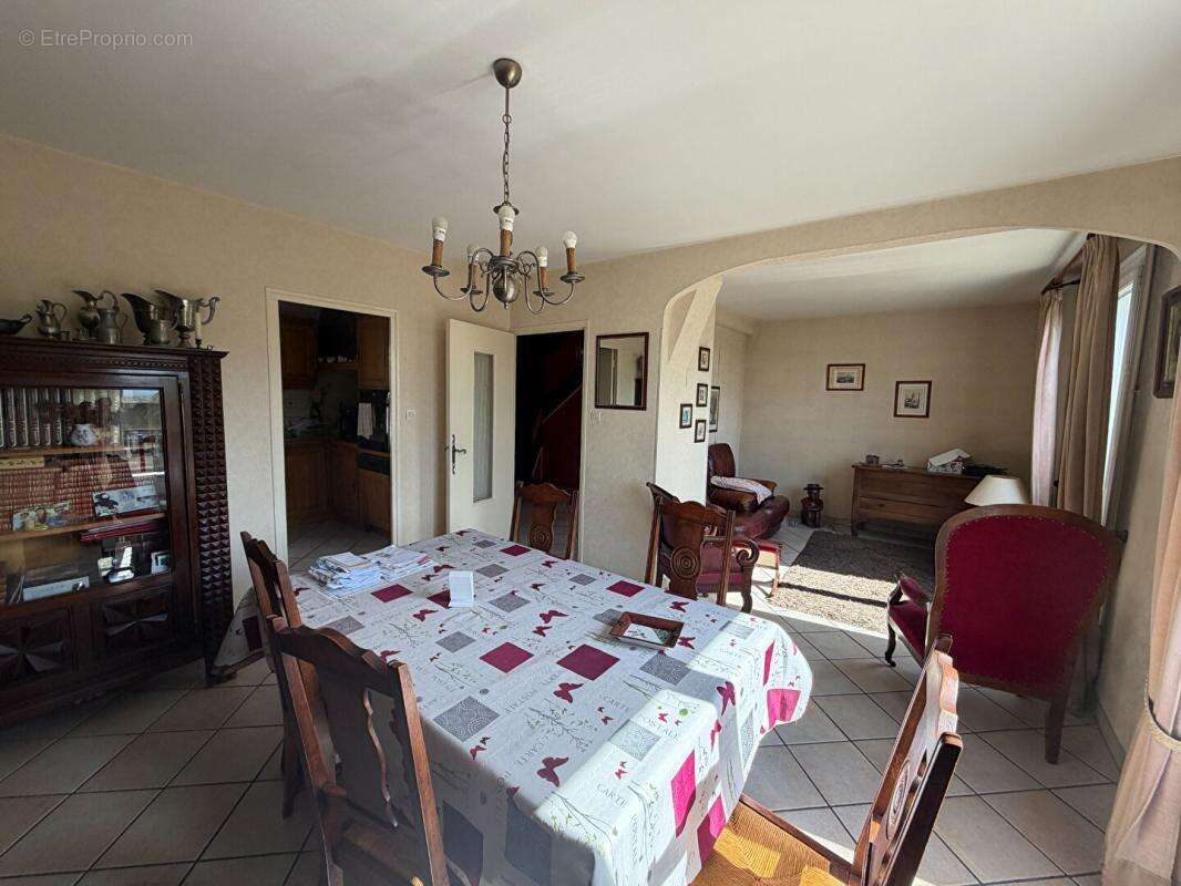 Maison à COULANGES-LES-NEVERS