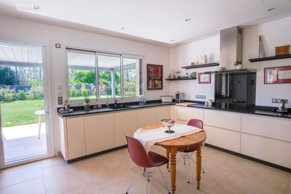 Propriété 280m² dans résidence  privée - photo 9