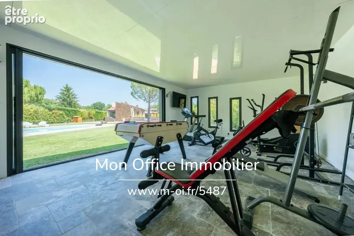 Référence : 6840-DVI -  Villa contemporain de plain-pied, piscine 5 x 12 m, studio indépendant, parc de 4 500 m² - photo 11